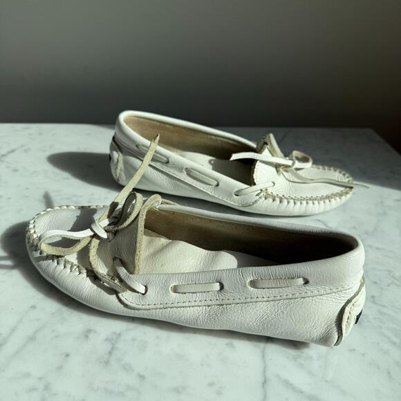 Minnetonka Classic Leather Driver Moccasins White Made in USA Women’s - Picture 3 of 7
